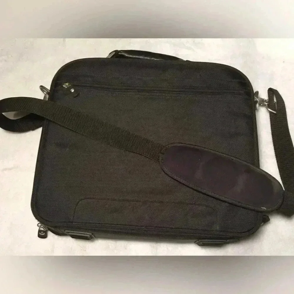 Dell Laptop Computer Bag 15X13X5 Padded Shoulder Strap Carry On Travel